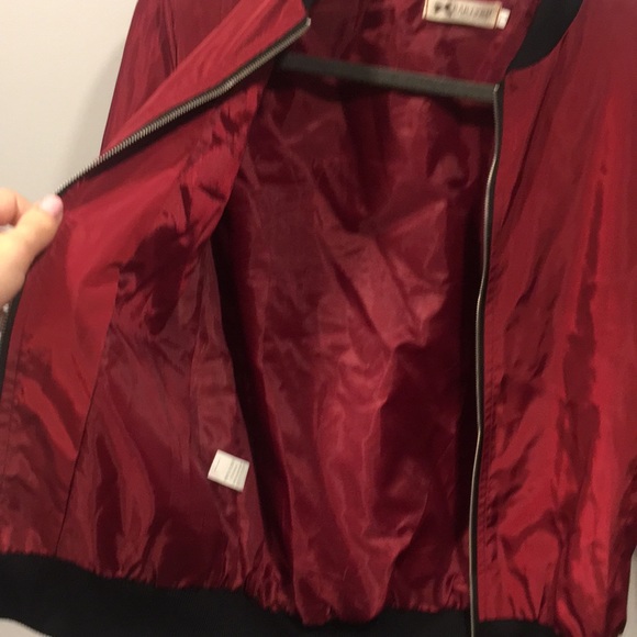 Red jacket - Picture 5 of 5